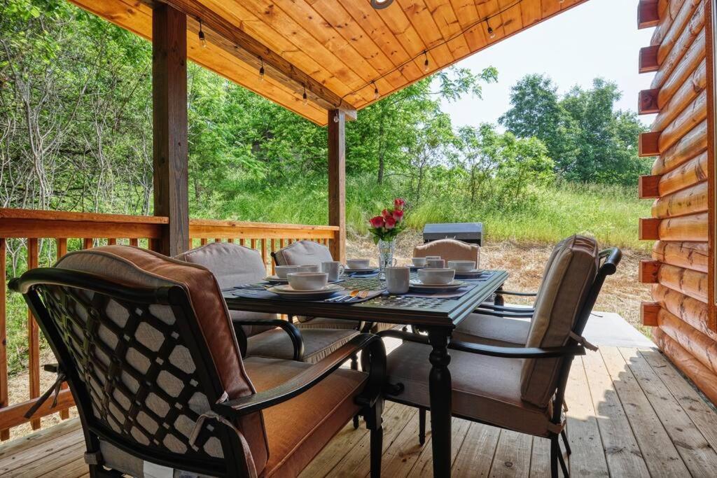 Adventure Retreat/Cabin/Pool+Hot Tub/Game Room+Theater Sevierville Exterior photo