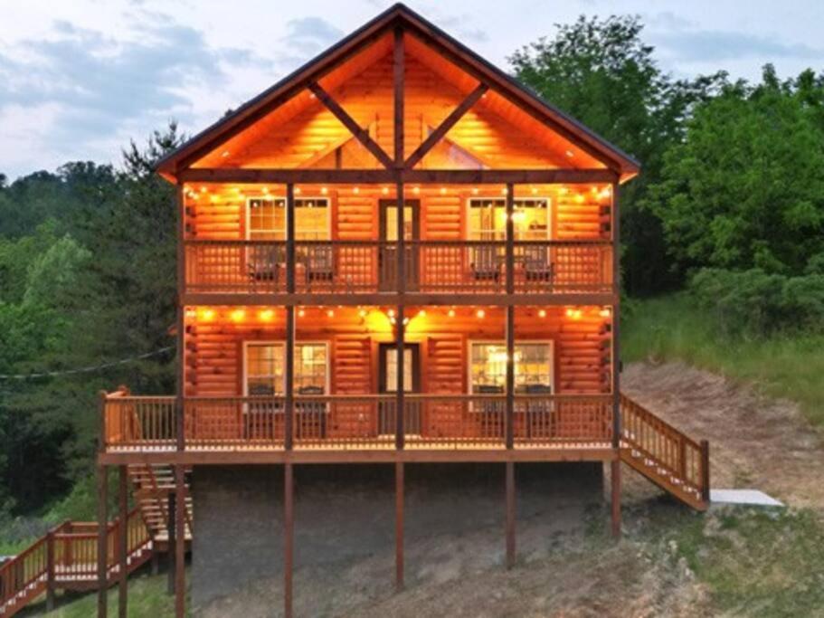 Adventure Retreat/Cabin/Pool+Hot Tub/Game Room+Theater Sevierville Exterior photo
