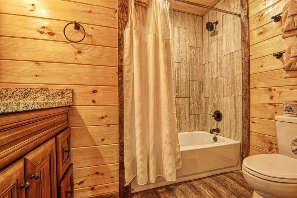 Adventure Retreat/Cabin/Pool+Hot Tub/Game Room+Theater Sevierville Exterior photo